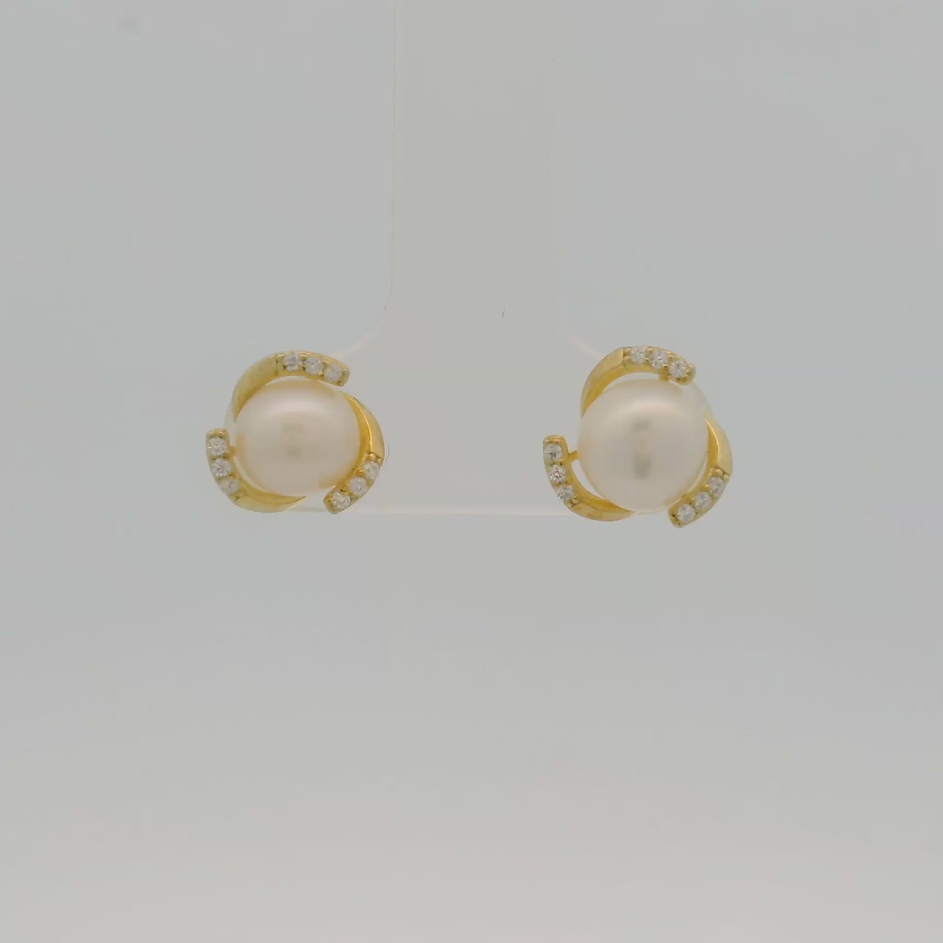 moonstone-silver-stud-earrings